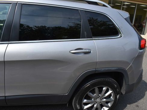 Used 2018 Jeep Cherokee Limited AWD/4WD image 58