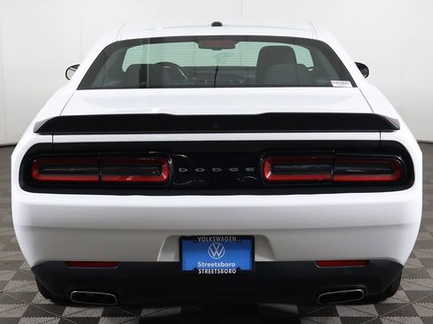 Used 2023 Dodge Challenger SXT image 9