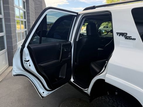 Used 2019 Toyota 4Runner TRD Off-Road AWD/4WD image 34