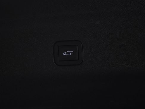 Used 2025 GMC Yukon Denali AWD/4WD image 18