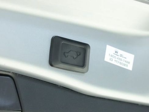 Used 2025 Toyota RAV4 XLE w/ Convenience Package FWD image 36