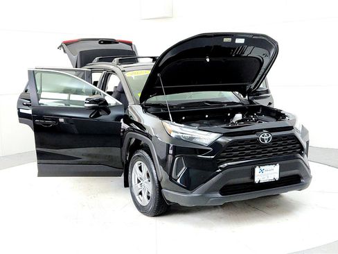 Certified 2023 Toyota RAV4 XLE w/ Convenience Package image 9