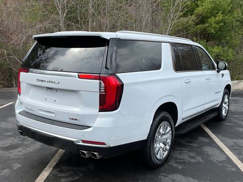 Used 2025 GMC Yukon XL Denali AWD/4WD image 5