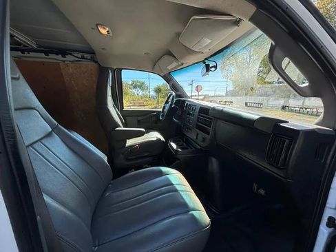 Used 2019 Chevrolet Express 2500 Extended image 25