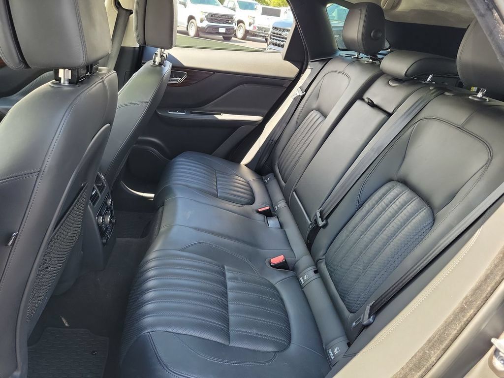 Used 2019 Jaguar F-PACE Portfolio AWD/4WD image 26