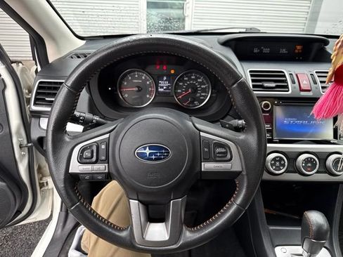 Used 2017 Subaru Crosstrek 2.0i Premium w/ Moonroof Package AWD/4WD image 6