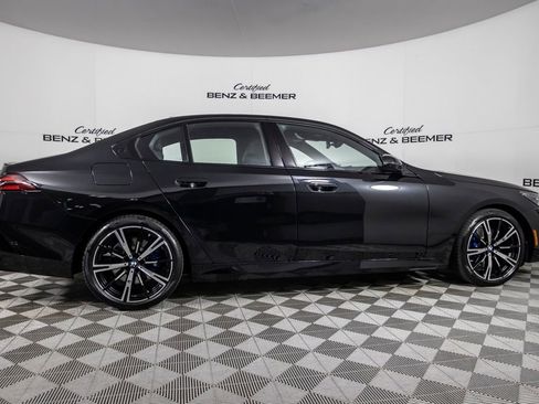 Used 2026 BMW 530i w/ M Sport Package RWD image 4