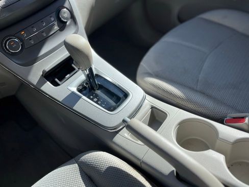 Used 2013 Nissan Sentra S image 21
