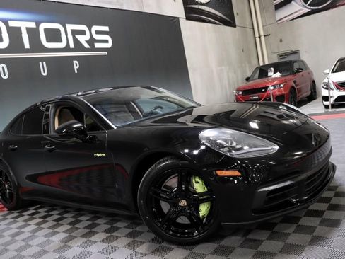Used 2018 Porsche Panamera 4 image 10