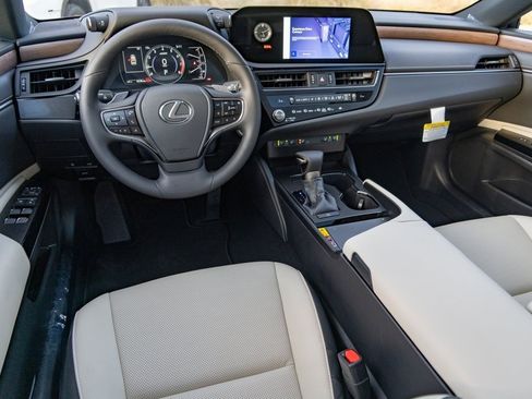 New 2025 Lexus ES 350 w/ Premium Package image 11