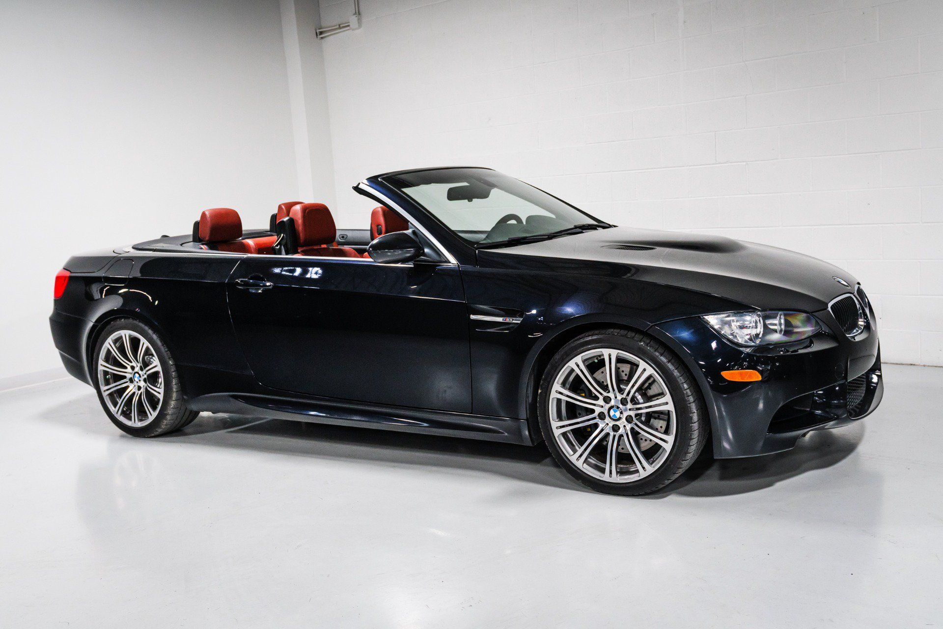 Used 2011 BMW M3 Convertible RWD image 1