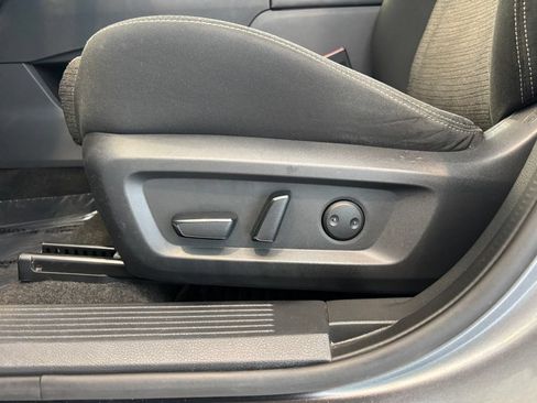 Used 2022 Nissan Rogue SV AWD/4WD image 16