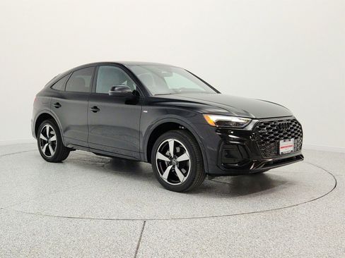Used 2023 Audi Q5 2.0T Premium Plus w/ Premium Plus Package AWD/4WD image 3