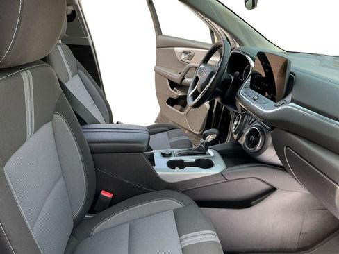 Used 2025 Chevrolet Blazer LT image 15