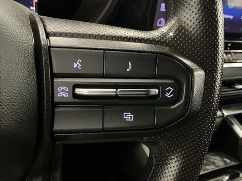 Used 2023 Chevrolet Colorado Trail Boss w/ Technology Package AWD/4WD image 20