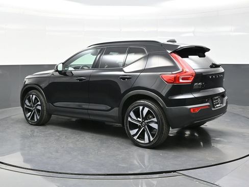 Used 2024 Volvo XC40 B5 Plus w/ Protection Package Premier AWD/4WD image 4