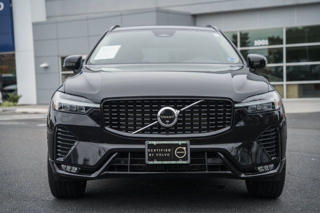 Certified 2025 Volvo XC60 B5 Plus w/ Climate Package AWD/4WD image 2