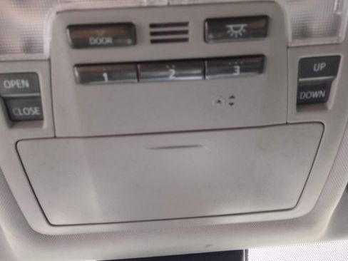 Used 2019 Toyota Highlander Limited image 36