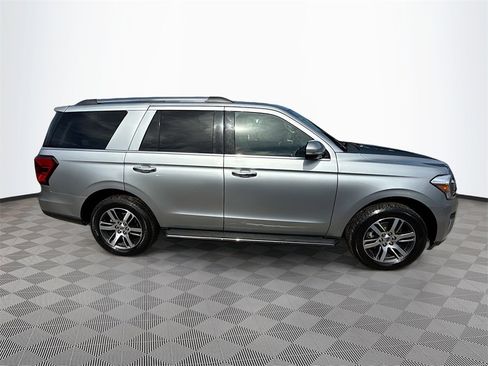 Used 2023 Ford Expedition Limited image 5