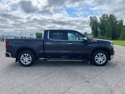 Used 2022 Chevrolet Silverado 1500 LTZ AWD/4WD image 3