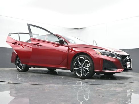 Used 2024 Nissan Altima 2.5 SR w/ SR Premium Package image 71