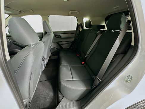 Used 2024 Nissan Rogue S FWD image 26