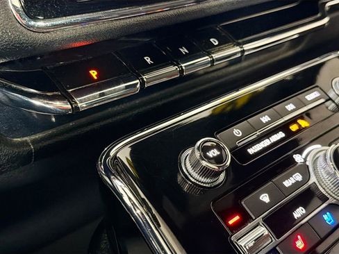 Used 2019 Lincoln Navigator Reserve AWD/4WD image 17