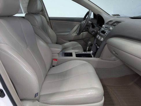 Used 2011 Toyota Camry LE w/ LE Extra-Value Pkg FWD image 39