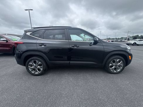 Used 2024 Kia Seltos S AWD/4WD image 9