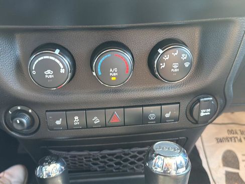 Used 2017 Jeep Wrangler Unlimited Sport AWD/4WD image 16