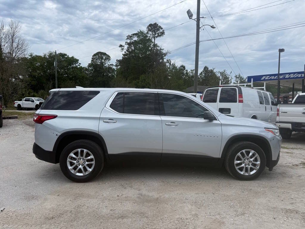 Used 2021 Chevrolet Traverse LS FWD image 4
