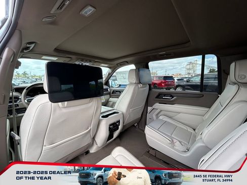 New 2026 GMC Yukon XL Denali w/ Denali Reserve Package image 12