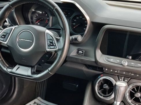 Used 2022 Chevrolet Camaro LT w/ Technology Package image 19