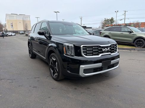 Used 2023 Kia Telluride S w/ S Sunroof Package image 3