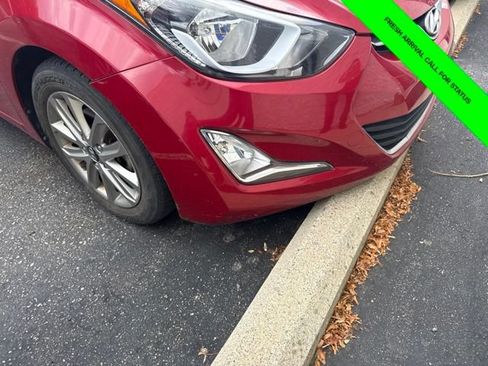 Used 2014 Hyundai Elantra SE w/ Option Group 02 FWD image 4