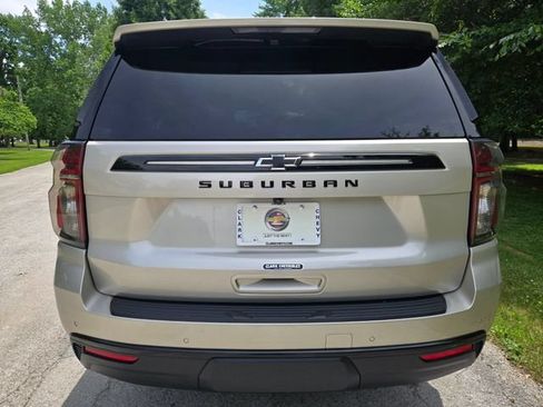 Used 2023 Chevrolet Suburban Z71 w/ Luxury Package AWD/4WD image 4