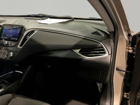 Used 2022 Chevrolet Malibu LT FWD image 25
