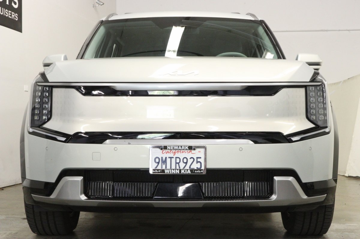 Used 2024 Kia EV9 Land AWD/4WD image 10