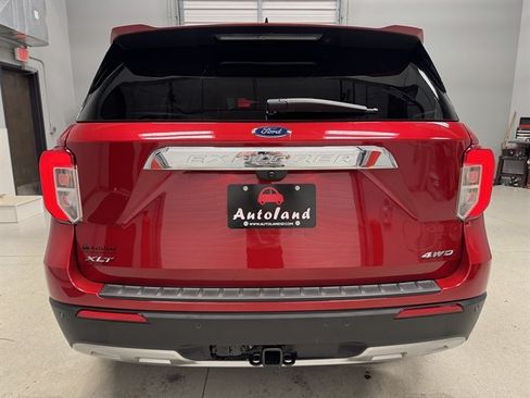 Used 2023 Ford Explorer XLT w/ Equipment Group 202A AWD/4WD image 6