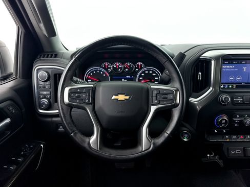 Used 2021 Chevrolet Silverado 1500 LT AWD/4WD image 3