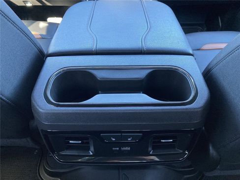 Used 2024 GMC Sierra 1500 AT4 w/ Technology Package image 28