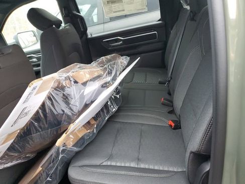 New 2026 RAM 1500 4x4 Crew Cab image 13