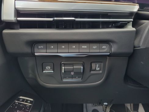 New 2026 Cadillac Escalade ESV Platinum Sport w/ LPO, ONYX Package image 27