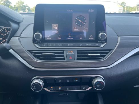 Used 2024 Nissan Altima 2.5 SV FWD image 20