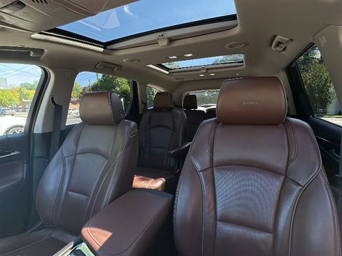 Used 2018 Buick Enclave Avenir w/ Avenir Technology Package AWD/4WD image 14