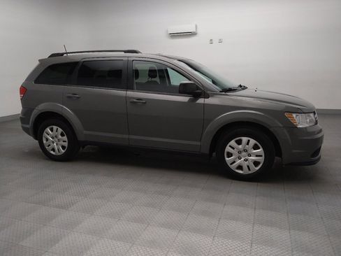Used 2020 Dodge Journey SE w/ SE Popular Equipment Group image 11