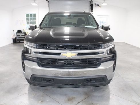 Used 2020 Chevrolet Silverado 1500 LT AWD/4WD image 3