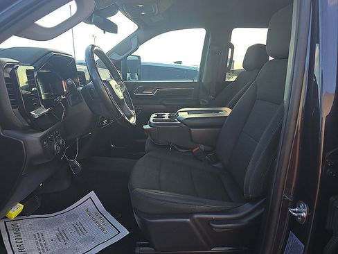 Used 2024 Chevrolet Silverado 2500 LT AWD/4WD image 39