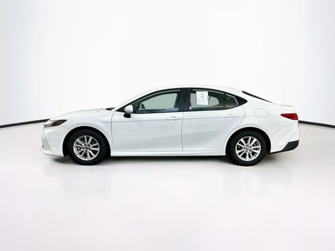 Used 2025 Toyota Camry LE FWD image 4