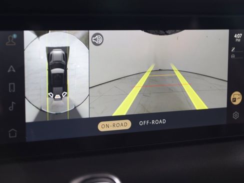 Used 2023 Land Rover Defender 110 SE image 10